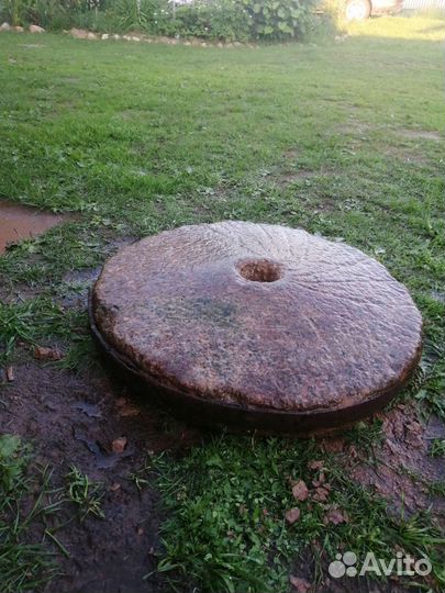 Жернов каменный