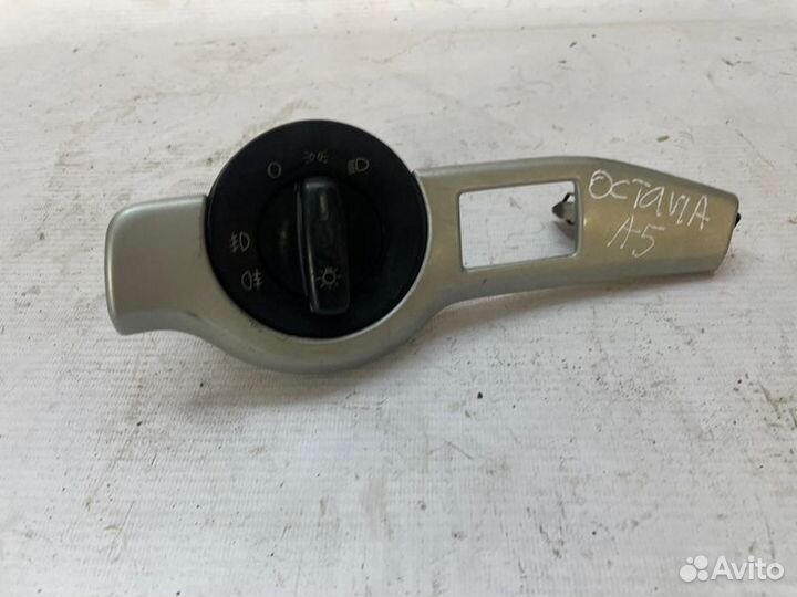 Переключатель света фар Skoda Octavia 1Z 2004-2012