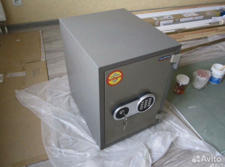 Огнестойкий сейф Valberg FRS-49 EL