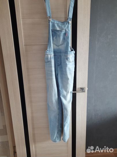 Джинсовый комбинезон для девочки