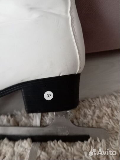 Коньки фигурные 37 размер