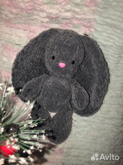 Зайка плюшевый