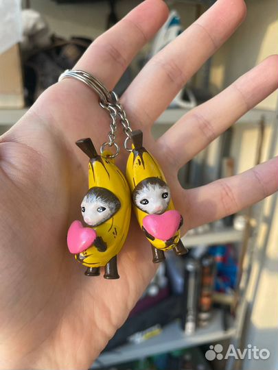 Брелок кот-банан с сердечком. Bananacat