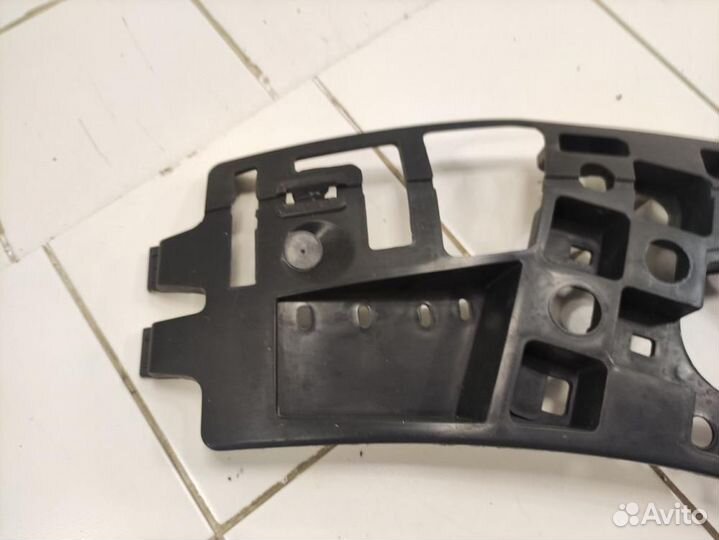 Кронштейн переднего бампера левый Peugeot 3008 I (2009—2013)