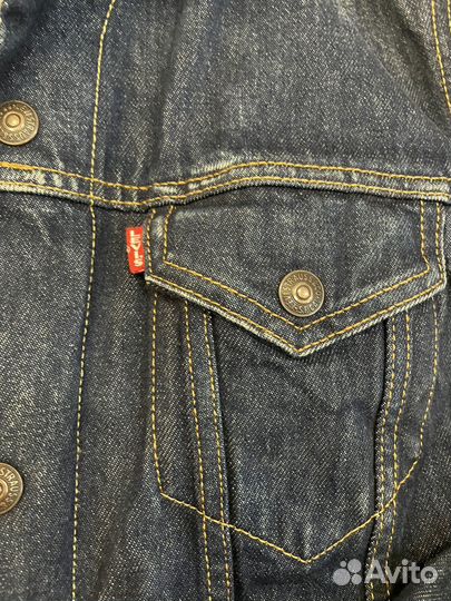Джинсовая куртка levis