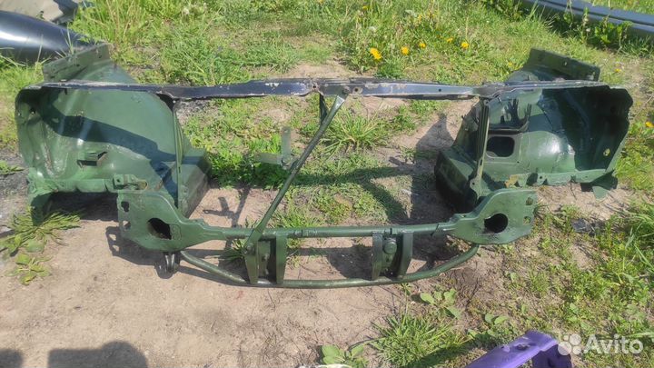 Телевизор передняя часть Mercedes w201 E190