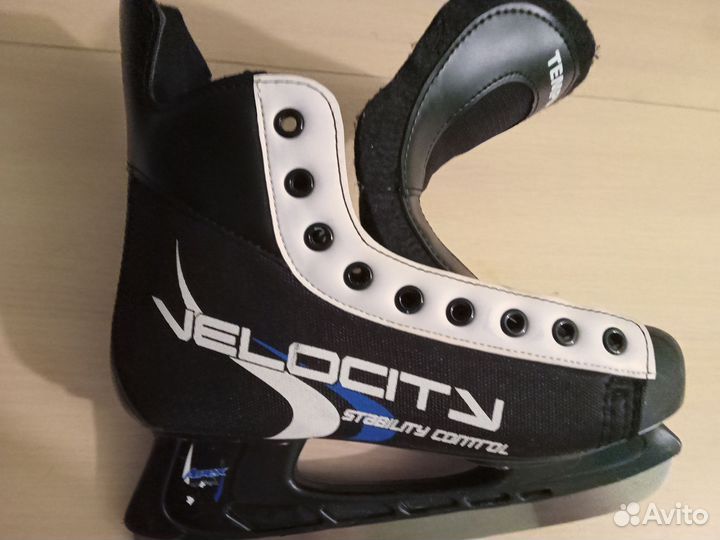 Коньки хоккейные