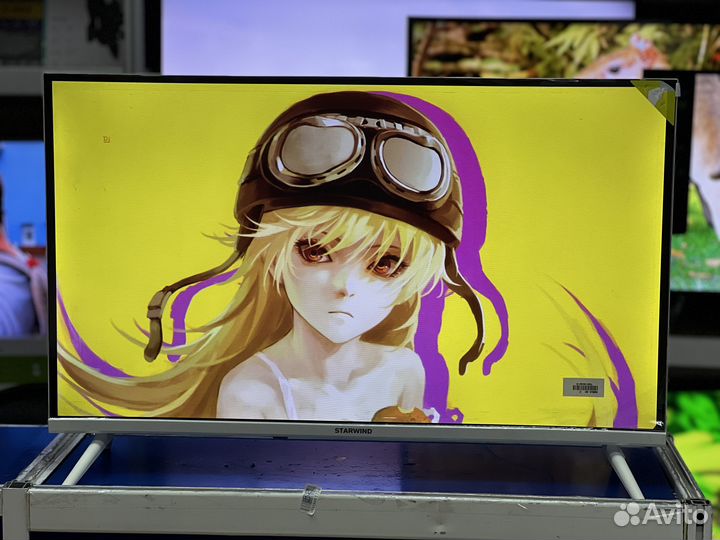 Новый белый телевизор 32