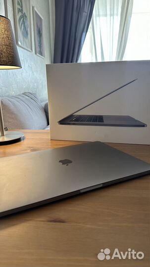 Macbook pro 15 2019 i9 32gb 1tb