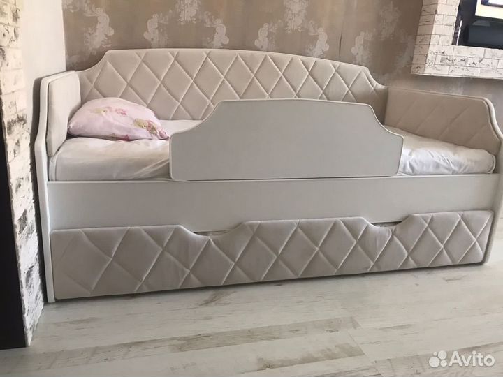 Кровать Сказка с мягкими спинками (Я)