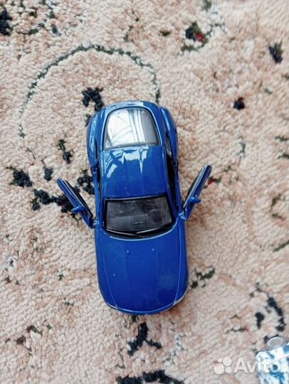 Металлическая машинка BMW