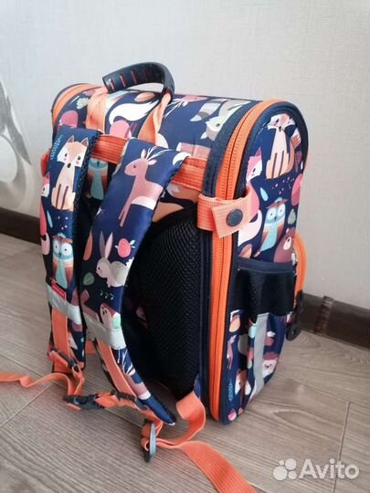 Рюкзак школьный для девочки гризли
