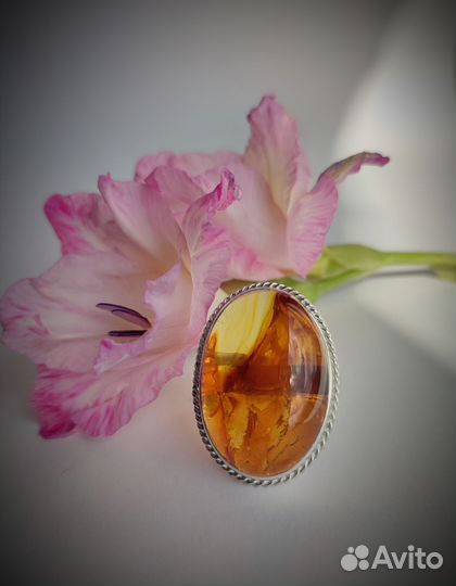 Огненное сердце, кольцо с янтарём