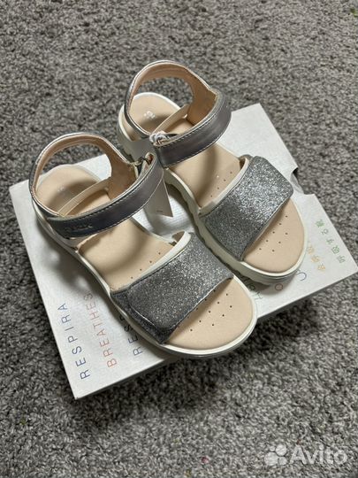 Сандалии новые Geox 31