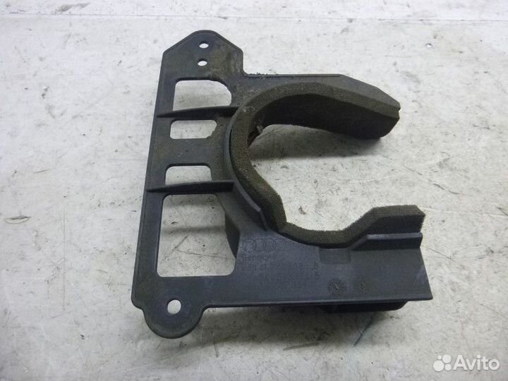 Накладка audi Q5 2008