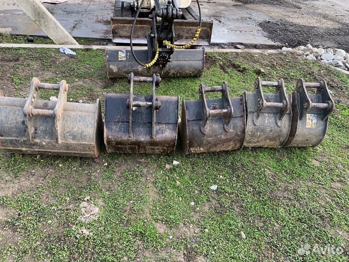 Мини-экскаватор