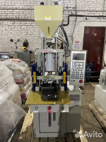 Вертикальный термопластавтомат тпа