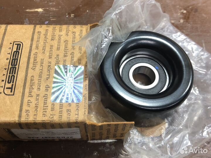 Ролик натяжителя ремня грм