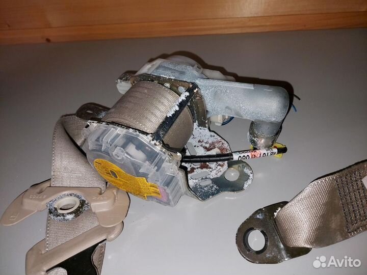 Ремень безопасности передний правый Toyota Prius 2