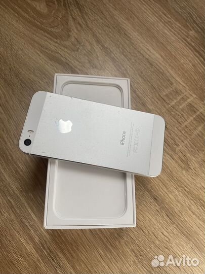 Телефон iPhone 5s