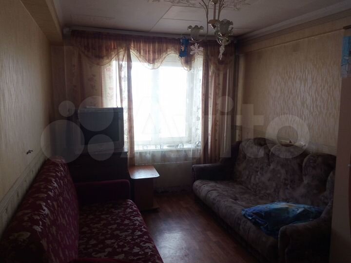 Доля в 3-к. квартире, 72 м², 8/12 эт.