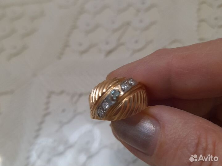 Золотое кольцо с бриллиантами и изумрудом СССР