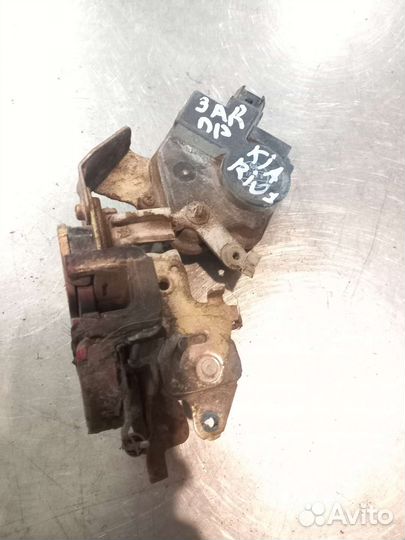 Замки задних дверей Kia Rio 1