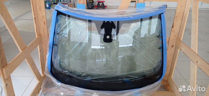 Лобовое стекло на Range Rover Evoque