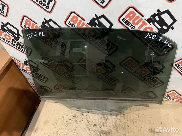 Стекло двери переднее заднее Toyota Corolla 150