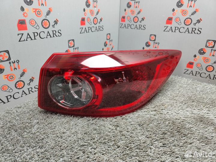 Фонарь диодный правый Mazda 3 BM седан