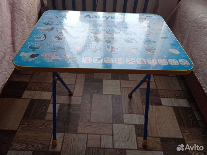 Детский столик