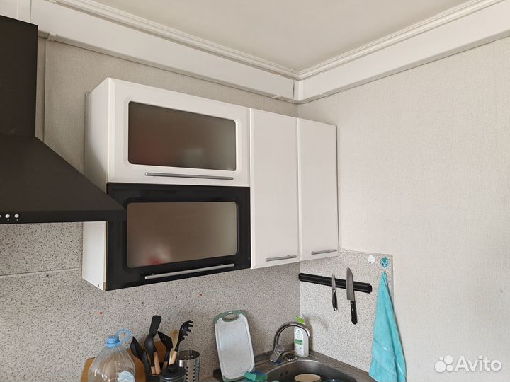 Кухня, вытяжка, плита