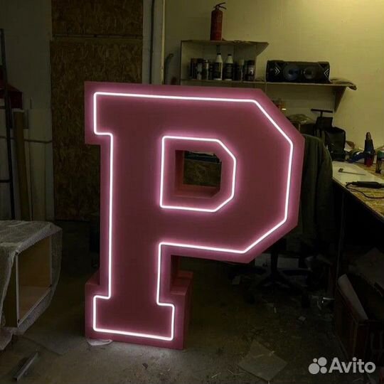 Неоновая вывеска для магазина в рассрочку