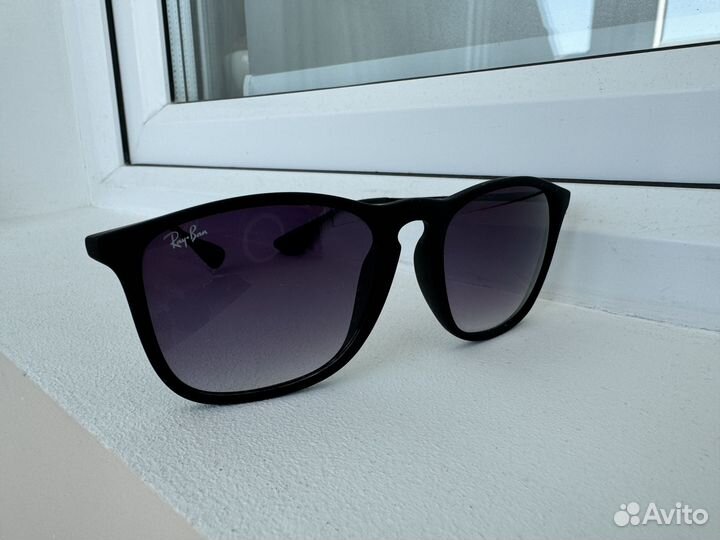 Солнцезащитные очки RayBan Chris