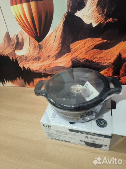 Кастрюля с антипригарным покрытием