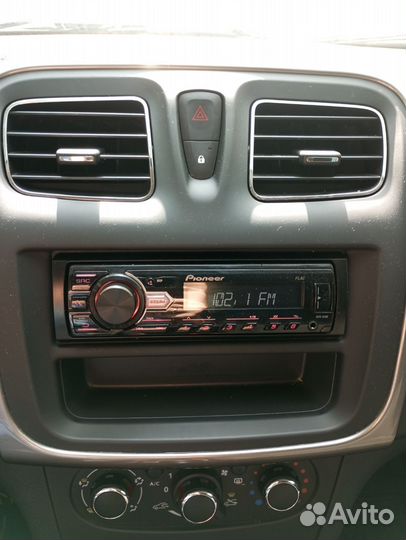 Автопроигрыватель Pioneer MVH-85UB