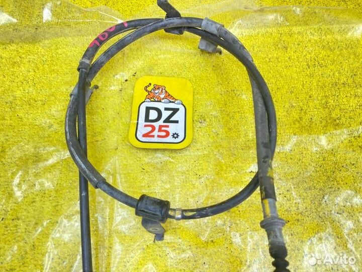 Тросик ручника задний правый Lexus Ct200H ZWA10