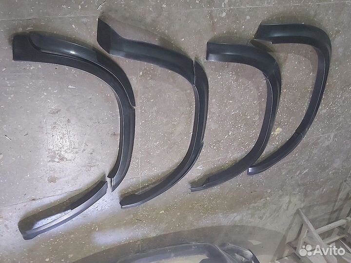 Расширители арок Тойота Ленд Крузер 200