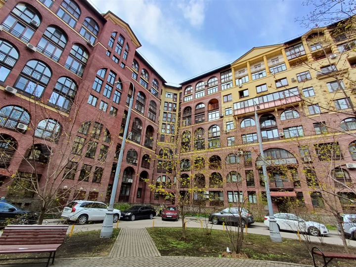 5-к. квартира, 125 м², 4/10 эт.