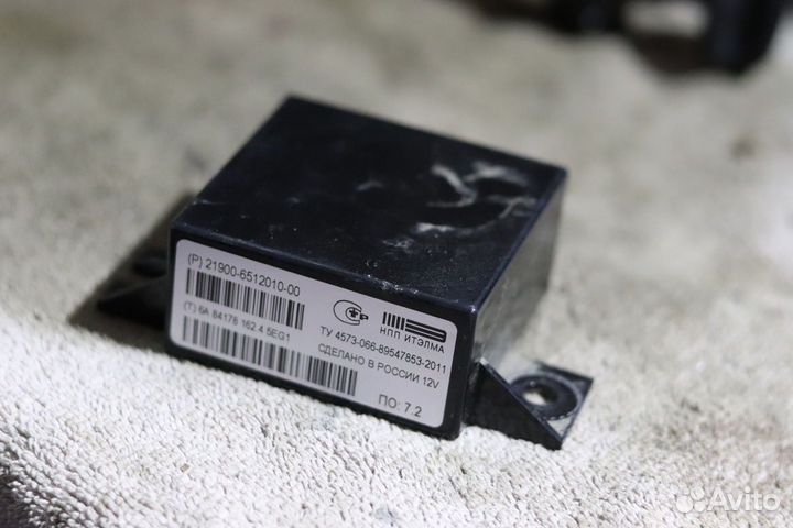 Блок центр замка Лада Гранта