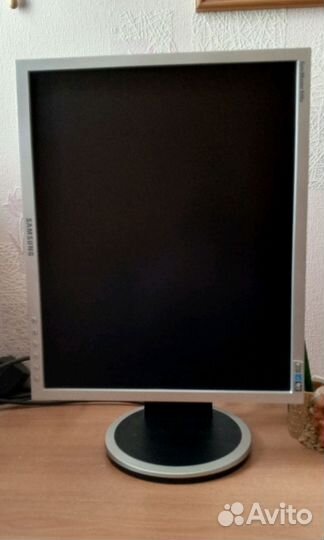 Монитор Samsung syncmaster 940n 19