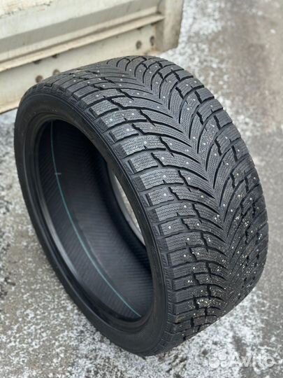 Gripmax SureGrip Pro Ice 245/40 R20 и 275/35 R20 99T