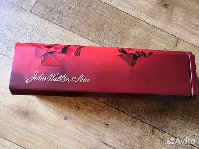 Коробка из-под шотландского виски Джонни Уокер