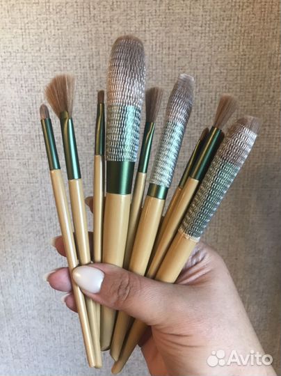 Профессиональные кисти для макияжа в тубусе 10 шт