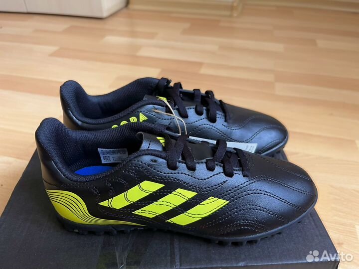 Бутсы 38 37 36 35 Adidas сороконожки оригинал