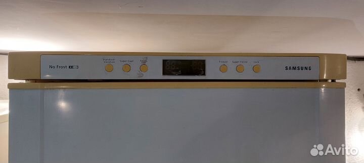 Холодильник whirlpool ноуфрост бу