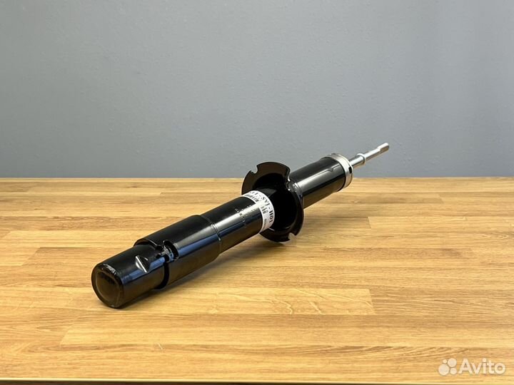 Амортизаторы передние Showa L+R для Honda Elysion