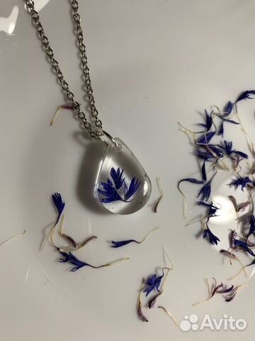 Кулон ручной работы с васильками