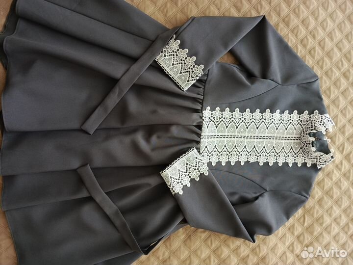 Продам школьное платье
