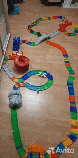 Гибкий трек машинками